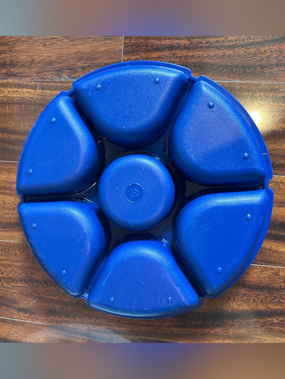 Tupperware | Blue & White Serving Center - Picture 4 of 8